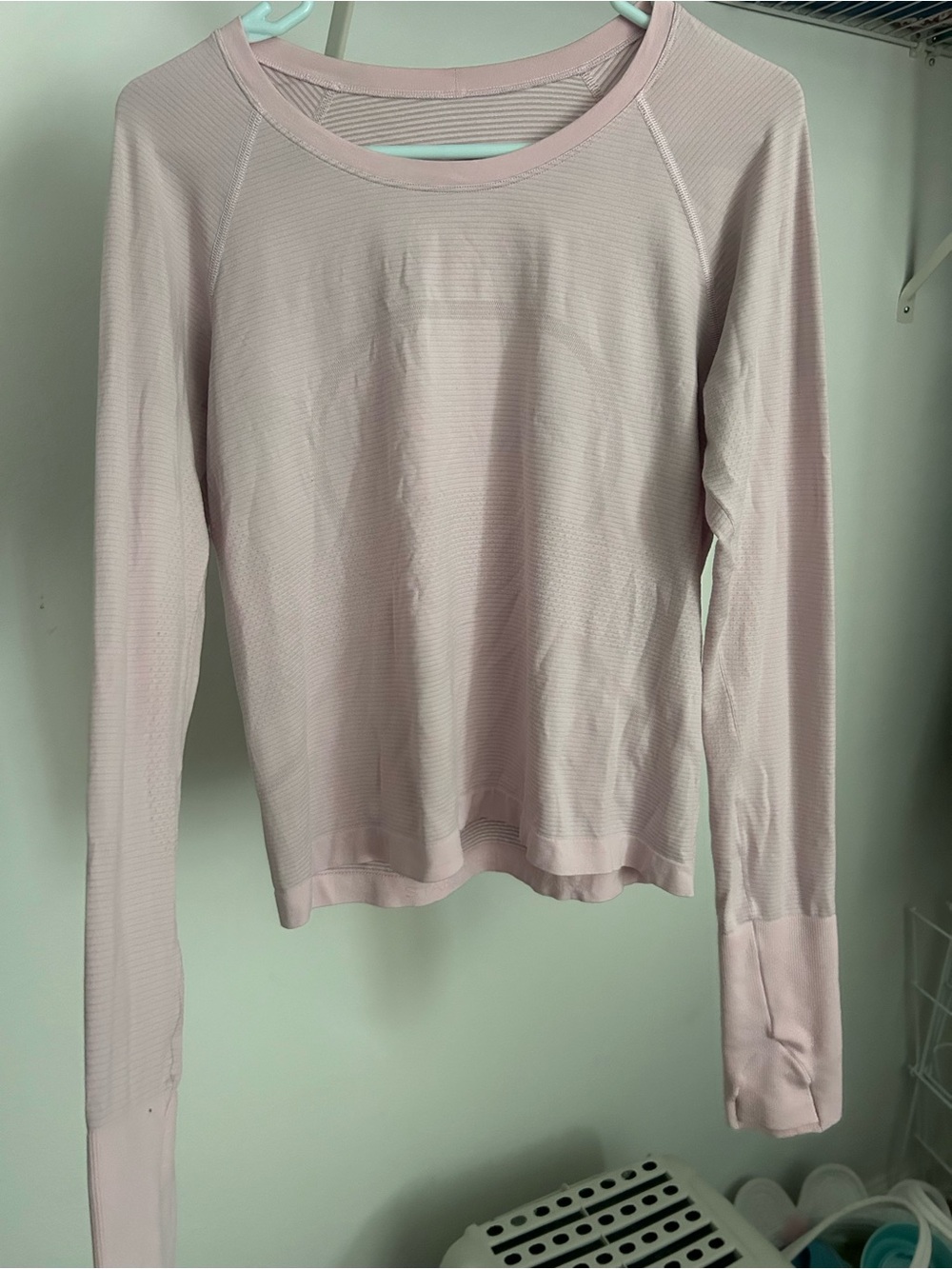 LULULEMON SIZE 8- Pink Women's Long-Sleeve Lightweight Top